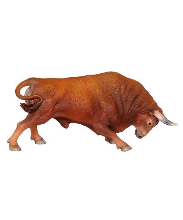 16399 Toro Bravo Colorado Embistiendo