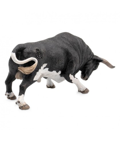 16411 Toro bravo Calcetero Embistiendo